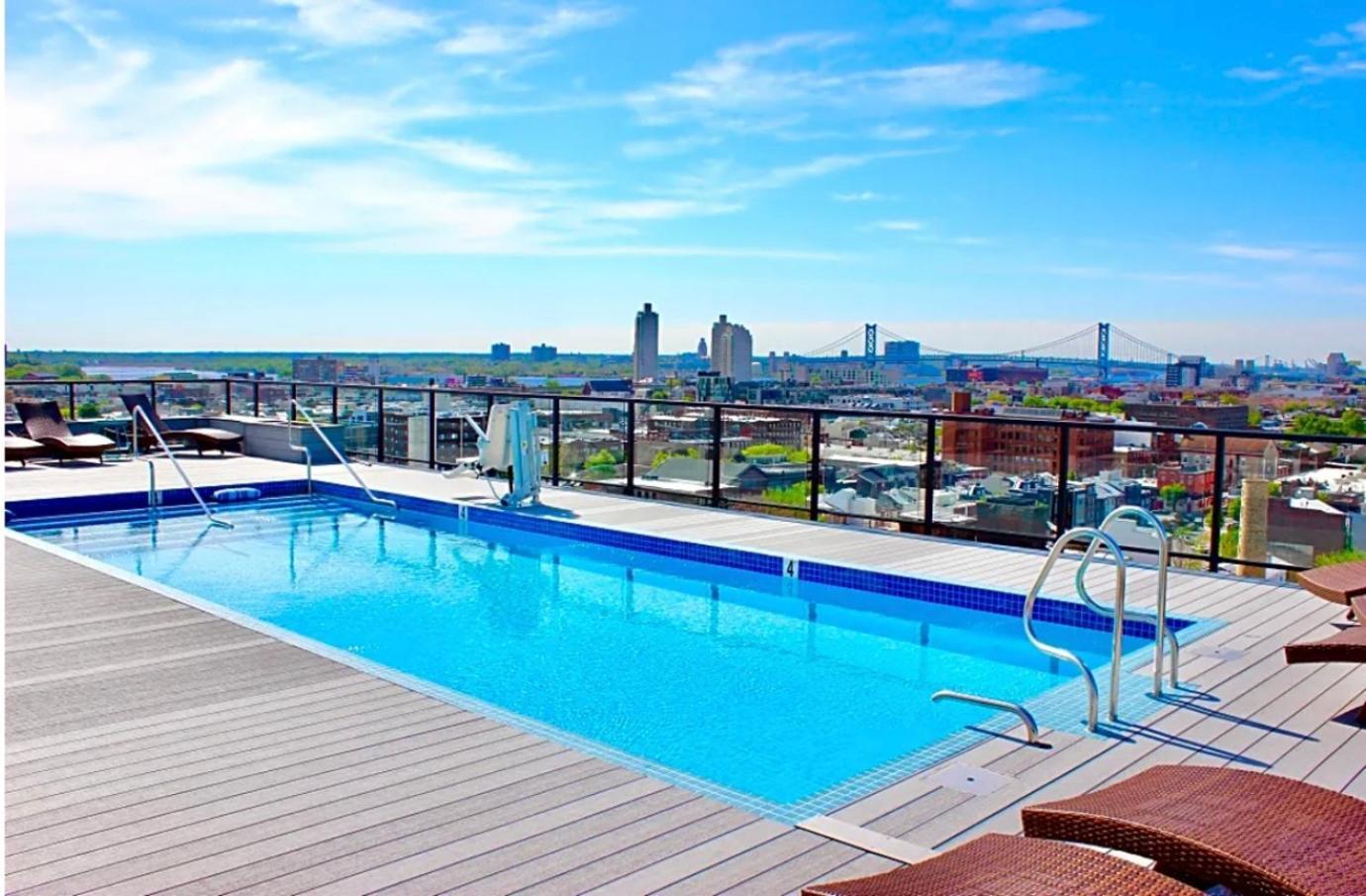 Apartment Lavish 1br Rooftop Pool & Gym *