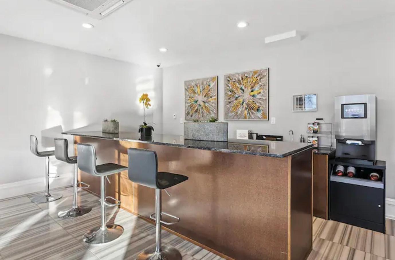 Lavish 1br Rooftop Pool & Gym Philadelphia