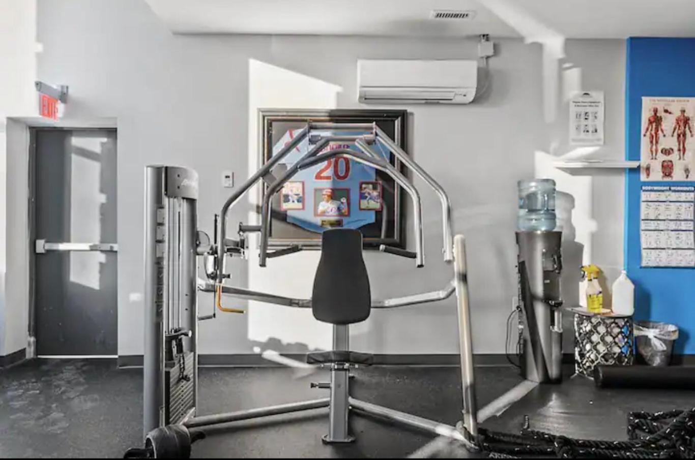 Apartment Lavish 1br Rooftop Pool & Gym
