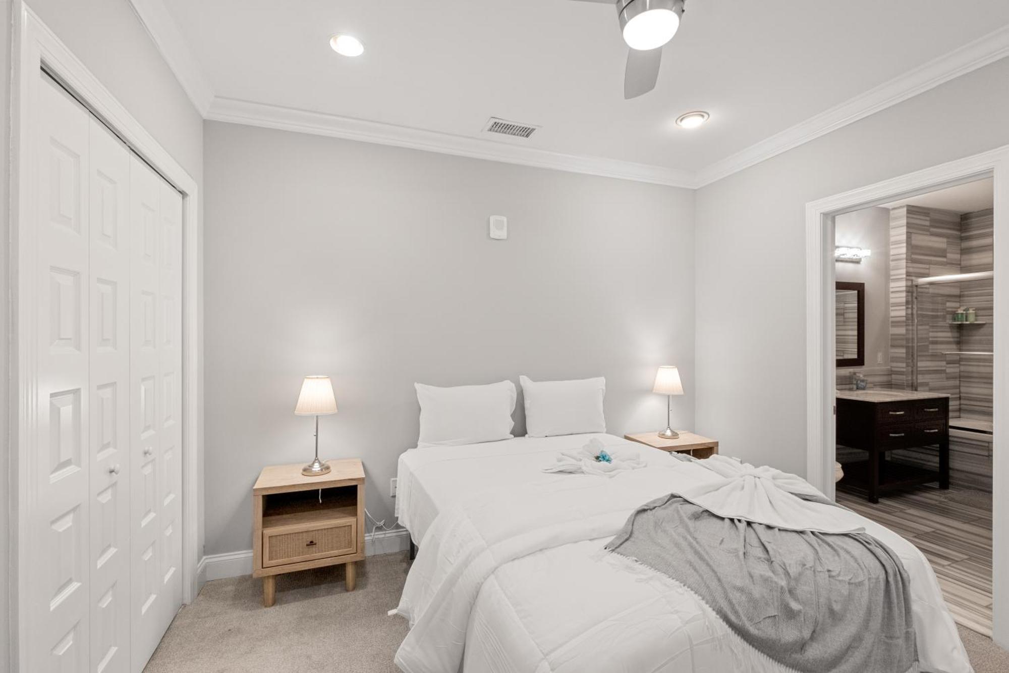 Lavish 1br Rooftop Pool & Gym