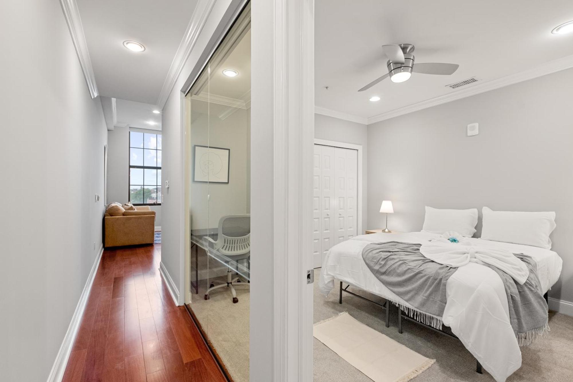 Lavish 1br Rooftop Pool & Gym