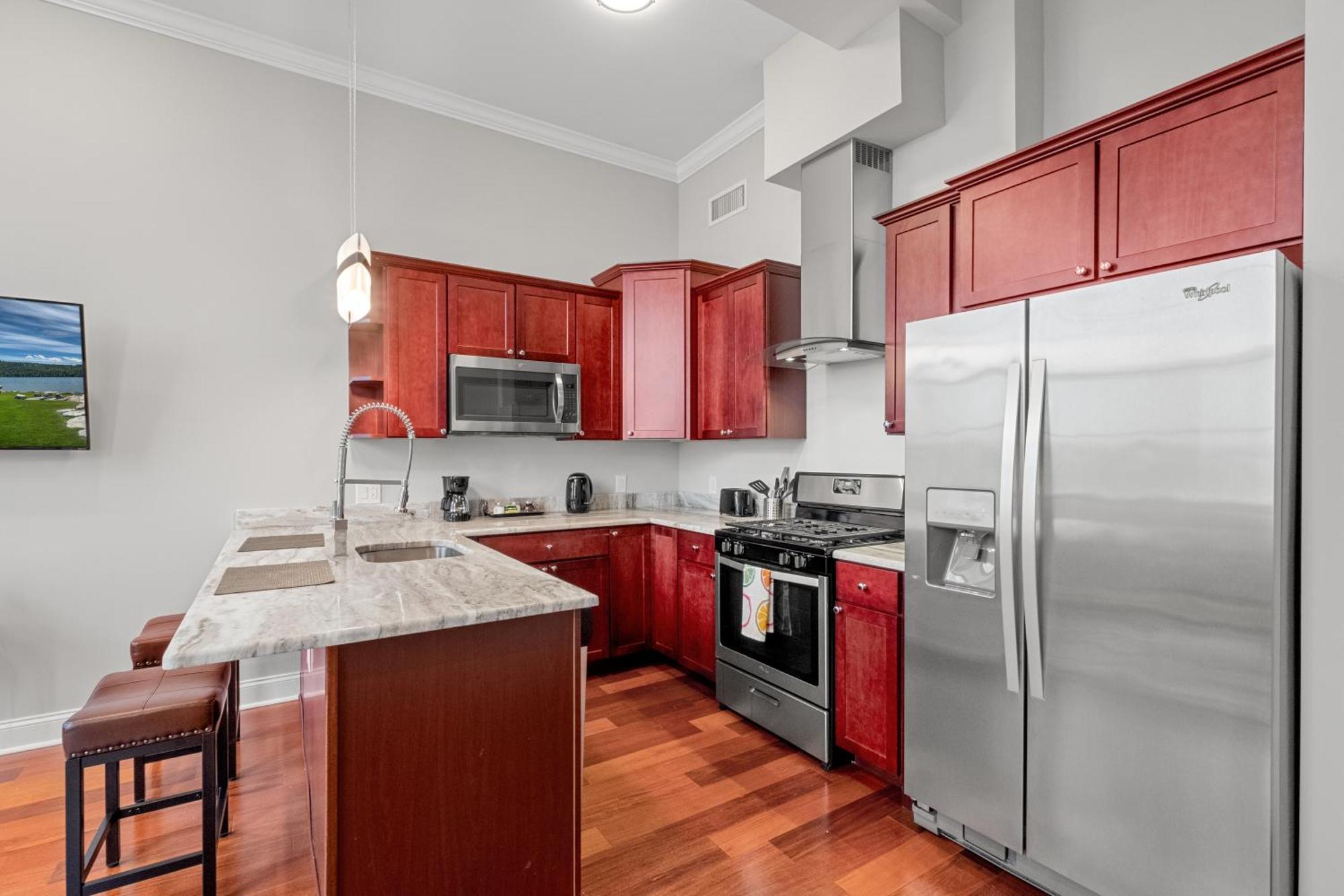 Apartment Lavish 1br Rooftop Pool & Gym